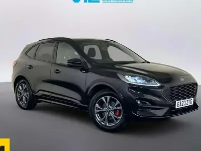 Usado Ford Kuga ST-Line 225 HP (165 kW) 2023 Preto SUV
