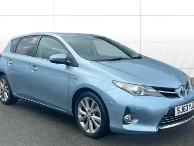 Used Toyota Auris Hybrid 136 HP (100 kW) 2013 Blue Hatchback