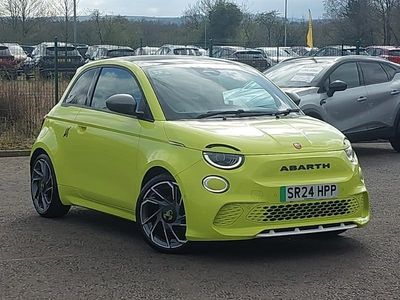 Begagnad Abarth 500e Turismo 114 kW (155 HK) 2024 Grön Halvkombi