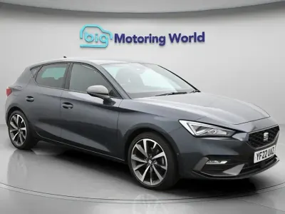 Begagnad Seat Leon FR Sport 130 HK (95 kW) 2022 Grå Halvkombi