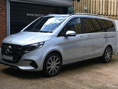 Begagnad Mercedes V300 Premium 2025 Silver Minibuss
