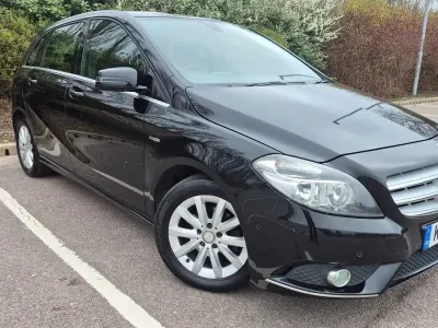 Begagnad Mercedes B180