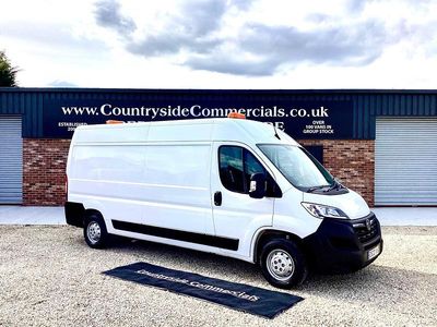 Used Vauxhall Movano 140 HP (102 kW) 2022 White MPV