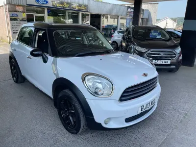 Used Mini Cooper 2013 White Hatchback