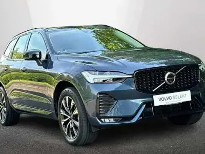 Begagnad Volvo XC60 Plus 197 HK (144 kW) 2023 Blå SUV
