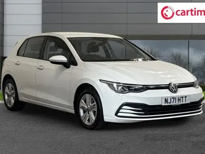 Used VW Golf VII Life 130 HP (95 kW) 2021 White Hatchback