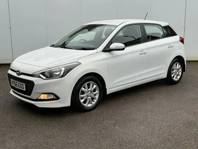 Używany Hyundai i20 SE 90 KM (66 kW) 2016 Biały Hatchback