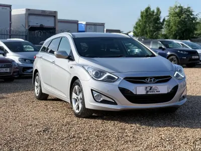 Käytetty Hyundai i40 Style 115 HP (84 kW) 2014 Hopea Farmari