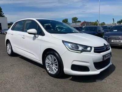 Used Citroën C4 Feel 100 HP (73 kW) 2017 White Hatchback