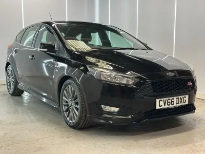 Used Ford Focus ST-Line 120 HP (88 kW) 2016 Black Hatchback