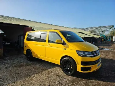 Begagnad VW Transporter Startline 2016 Gul Van