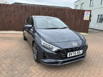 Used Hyundai i20 Premium 100 HP (73 kW) 2024 Grey Hatchback