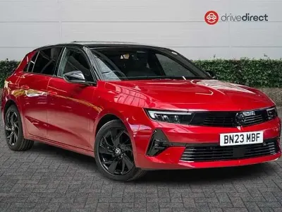 Begagnad Vauxhall Astra S 130 HK (95 kW) 2023 Röd Halvkombi