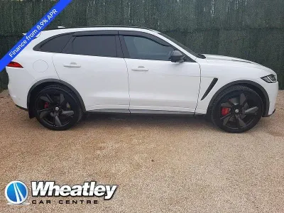 Używany Jaguar F-Pace Supercharged 550 KM (404 kW) 2018 Biały SUV