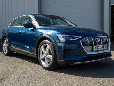 Usado Audi e-tron Design 230 kW (313 CV) 2020 Azul SUV