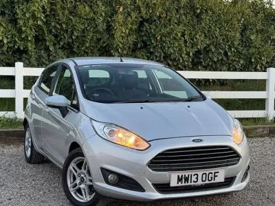 Usado Ford Fiesta Zetec 82 HP (60 kW) 2013