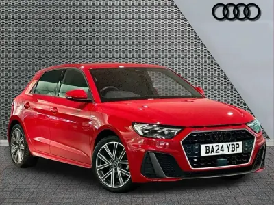 Begagnad Audi A1 S-Line 150 HK (110 kW) 2024 Röd SUV