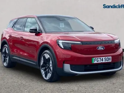 Begagnad Ford Explorer Extended Range 250 kW (340 HK) 2024 Röd SUV