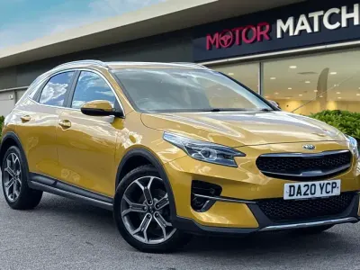 Usado Kia XCeed 2020 Amarelo SUV