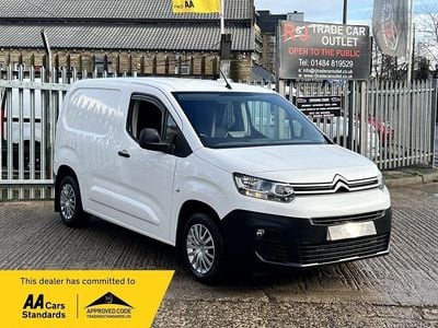 Used Citroën Berlingo 75 HP (55 kW) 2019 White MPV
