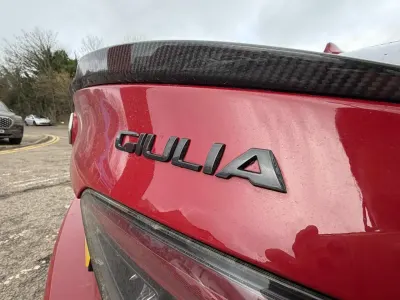 Begagnad Alfa Romeo Giulia Quadrifoglio 503 HK (369 kW) 2021 Röd Sedan