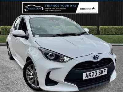 Used Toyota Yaris 116 HP (85 kW) 2023 White Hatchback