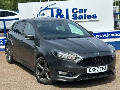 Used Ford Focus ST-Line X 140 HP (102 kW) 2017 Grey Hatchback