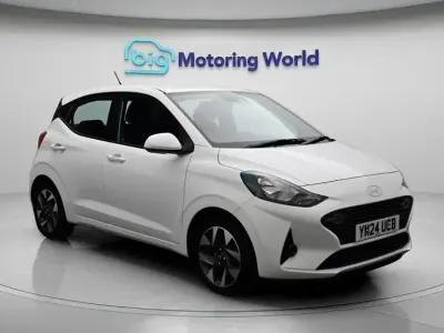 Used Hyundai i10 Advanced 63 HP (46 kW) 2024 White Hatchback