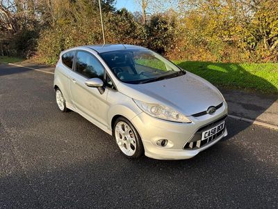 Silver Used 2009 Ford Fiesta Zetec Hatchback | £3,000 (Fair price)