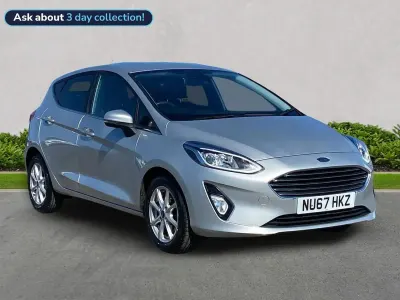 Używany Ford Fiesta Zetec 2017 Srebrny Hatchback