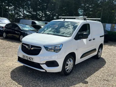 Used Vauxhall Combo Sportive 100 HP (73 kW) 2020 White MPV