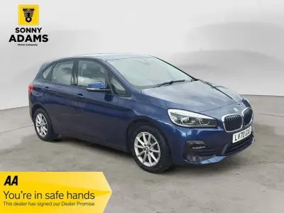 Begagnad BMW 218 Comfort Edition 140 HK (102 kW) 2020 Blå Halvkombi