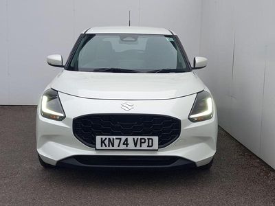 Begagnad Suzuki Swift 82 HK (60 kW) 2024 Vit Halvkombi