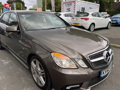 Usado Mercedes E350 2010 Cinzento Sedan