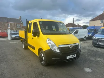 Used Vauxhall Movano 136 HP (100 kW) 2016 Yellow MPV