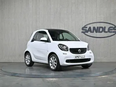 Used Smart ForTwo Coupé Passion 71 HP (52 kW) 2017 White Coupe