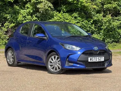 Used Toyota Yaris Hybrid 116 HP (85 kW) 2022 Galactic blue Hatchback