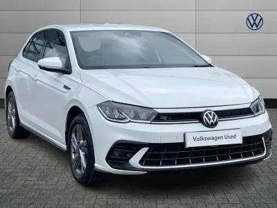 Begagnad VW Polo R-line 95 HK (69 kW) 2024 Vit Halvkombi