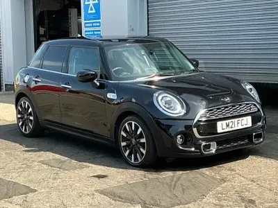 Used Mini Cooper S Exclusive 189 HP (139 kW) 2021 Black Hatchback