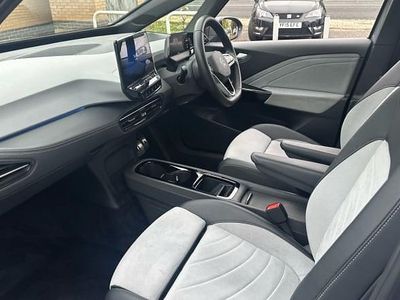 Grey Used 2024 VW ID.3 Pro Hatchback | £22,275 (Expensive)