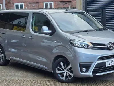 Usado Toyota Proace Verso City 180 CV (132 kW) 2023 Gris Monovolumen