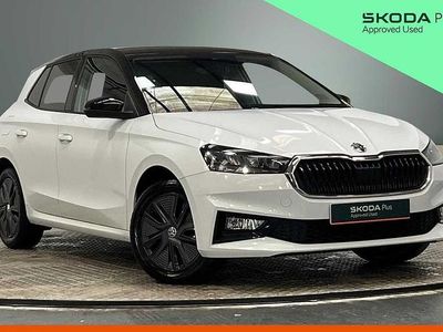 Used Skoda Fabia Colour Edition 70 HP (51 kW) 2022 Moon white metallic black magic pearl effect Hatchback