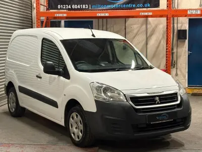 Usado Peugeot Partner 98 HP (72 kW) 2017 Branco