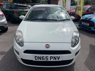 Used Fiat Punto Pop 69 HP (50 kW) 2015 White Hatchback
