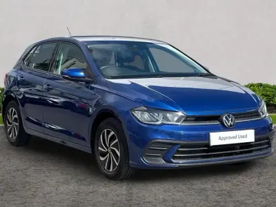 Used VW Polo Life 95 HP (69 kW) 2024 Blue Hatchback