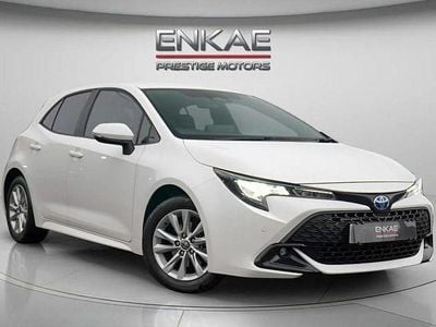 Used Toyota Corolla 140 HP (102 kW) 2024 White Hatchback