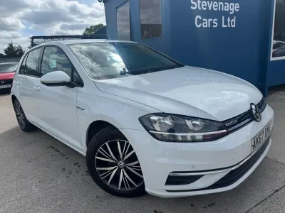 Begagnad VW Golf VII SE 130 HK (95 kW) 2017 Vit Halvkombi