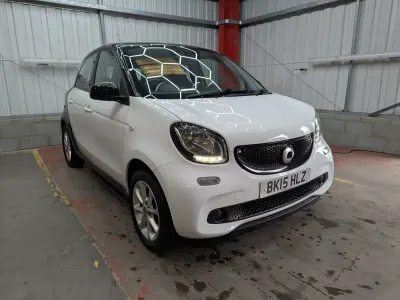 Used Smart ForFour Passion 71 HP (52 kW) 2015 White Hatchback