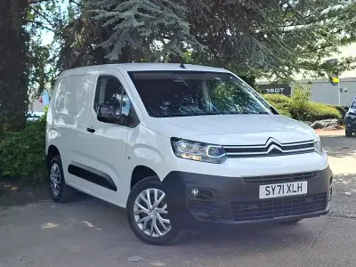 Used Citroën Berlingo 100 HP (73 kW) 2021 White MPV