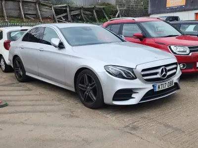 Begagnad Mercedes E220 AMG line 194 HK (142 kW) 2017 Silver Sedan